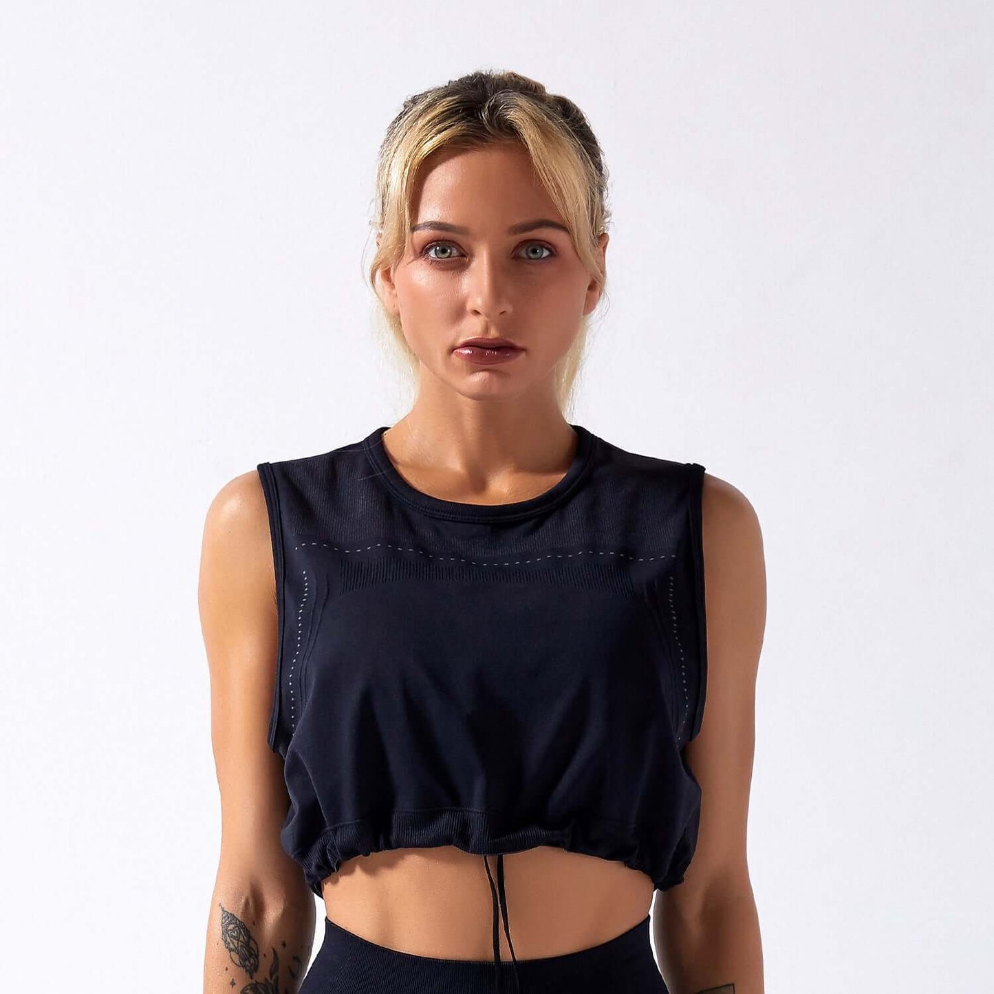Women's Seamless Sports Top – Loose Fit Yoga & Gym Vest, Shop Women’s Activewear Australia at Layna.com.au
