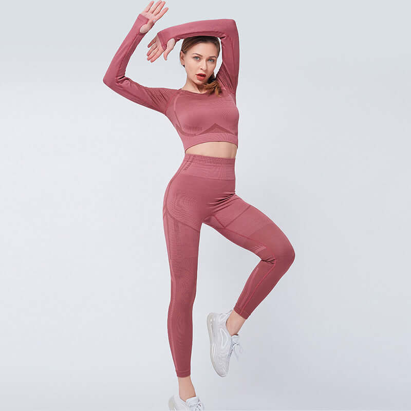 Matching Active Set – Seamless Long Sleeve Top & Tights modeled by a woman in a stylish pose, showcasing the fit.