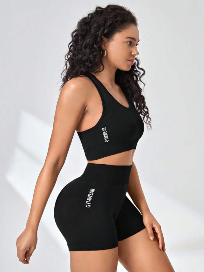 High-Intensity Workout Set – Stretch Vest & Shorts featuring a woman wearing a supportive sports bra and matching shorts.