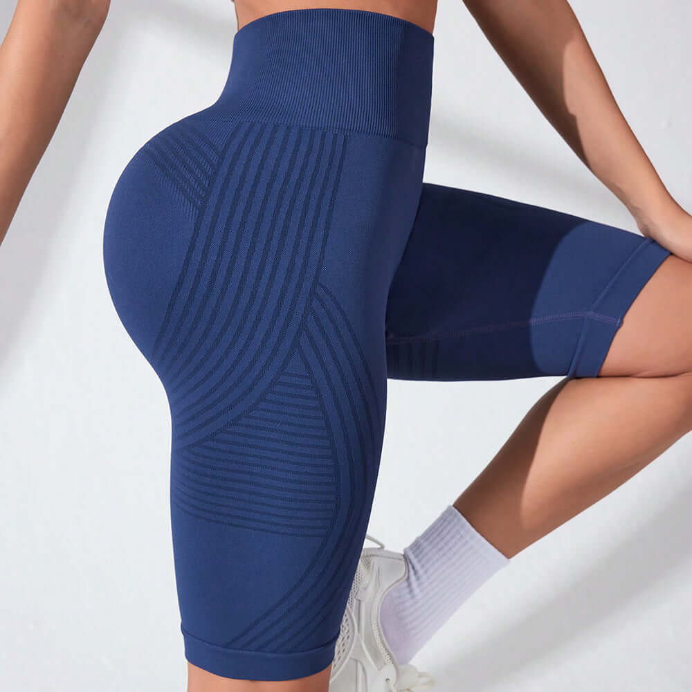 Seamless High-Waist Fifth Yoga Pants – Hip-Lifting Peach Fit in navy, featuring a high-waist design and hip-lifting contour.